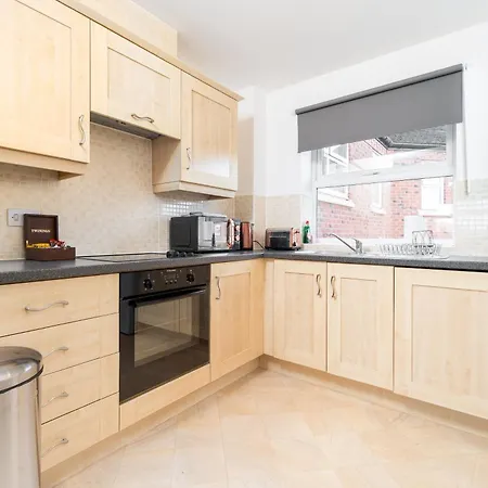 Spacious 2 Bedroom - Parking - Netflix - Wifi - 6cw Μπέρμιγχαμ