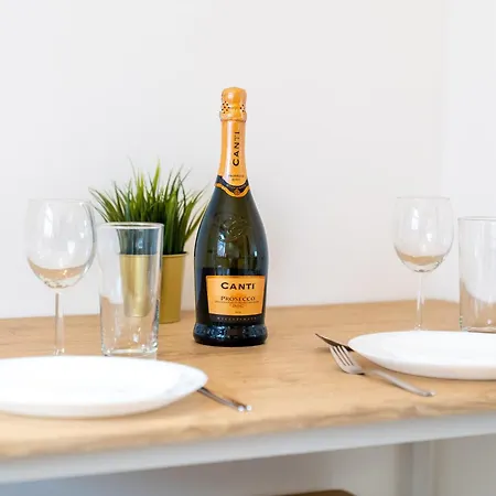Spacious 2 Bedroom - Parking - Netflix - Wifi - 6cw *