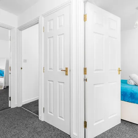 Spacious 2 Bedroom - Parking - Netflix - Wifi - 6cw *