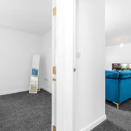 Spacious 2 Bedroom - Parking - Netflix - Wifi - 6cw Διαμέρισμα Μπέρμιγχαμ